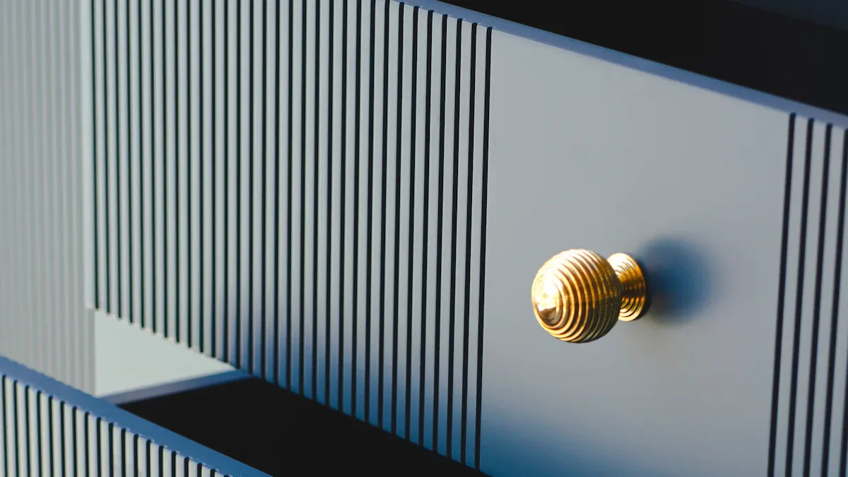 ​How to Choose the Perfect Hardware for Your Vanity (A Style Guide to Pulls and Knobs)​​
